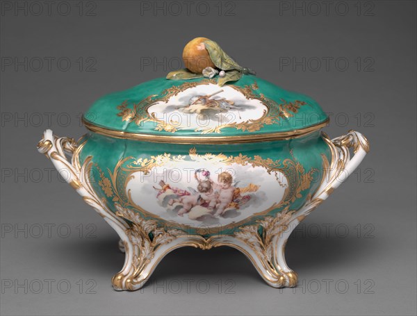 Covered Tureen (Terrine du roi), 1756. Sèvres Porcelain Manufactory (French, est. 1740). Soft-paste porcelain with enamel and gilt decoration; overall: 24.2 cm (9 1/2 in.); container: 15.9 x 22.6 x 16.5 cm (6 1/4 x 8 7/8 x 6 1/2 in.).
