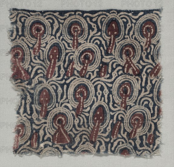 Fragment, 1400s (?). India, 15th century (?). Drawn resist, painted mordant, dyed; cotton; overall: 15.6 x 15 cm (6 1/8 x 5 7/8 in.)