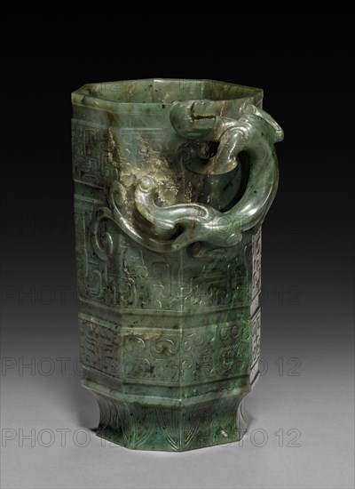 Octagonal Ewer with Dragon Handle, 1736-1795. China, Qing dynasty (1644-1912), Qianlong reign (1736-1795). Jade; overall: 13 cm (5 1/8 in.).