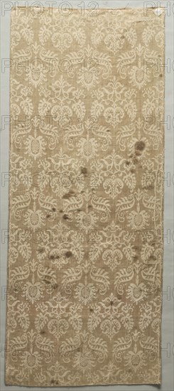 Silk and Linen Fragment, 17th century. Spain, 17th century. Fancy satin (damask): silk and linen; average: 104.1 x 43.2 cm (41 x 17 in.)