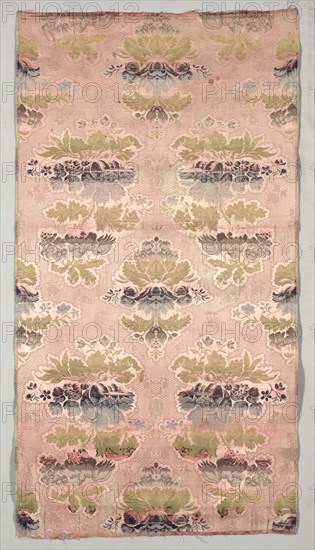 Length of Silk, 1700s. Italy, 18th century. Lampas weave, silk; average: 102.9 x 55.3 cm (40 1/2 x 21 3/4 in.)
