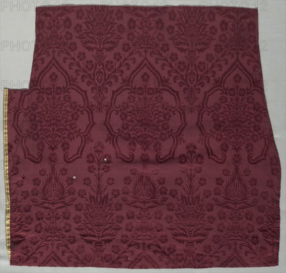 Length of Silk Textile, 1400s. Italy, 15th century. Damask, silk; average: 58.2 x 61.4 cm (22 15/16 x 24 3/16 in.)
