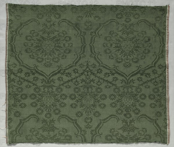 Silk Damask Textile, 1450-1599. Italy, second half of the 15th century. Damask, silk; overall: 20 x 54.5 cm (7 7/8 x 21 7/16 in.).