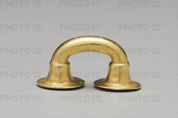 Nose Ornament, c. 400-1000. Colombia, Sinú style, 5th-11th century. Hammered gold; overall: 2.1 x 4.3 x 1.9 cm (13/16 x 1 11/16 x 3/4 in.).