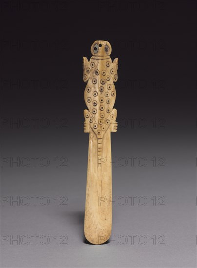 Spatula with Carved Lizard, 100 BC-700. Peru, Nasca style (100 BC-AD 700). Bone with shell inlay; overall: 11.8 x 2.6 cm (4 5/8 x 1 in.).