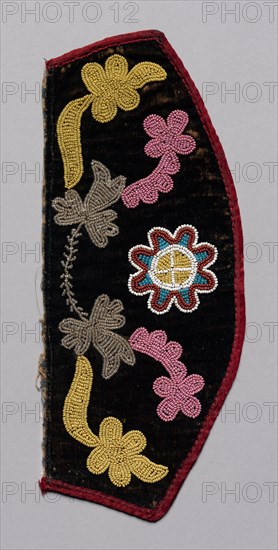 Cuff, late 1800s. Northeast Woodlands, Great Lakes Region, Anishinaabe (Ojibwe) or Nehiyawak (Cree) People?. Velvet, satin, glass beads; overall: 12.7 x 30.2 cm (5 x 11 7/8 in.)