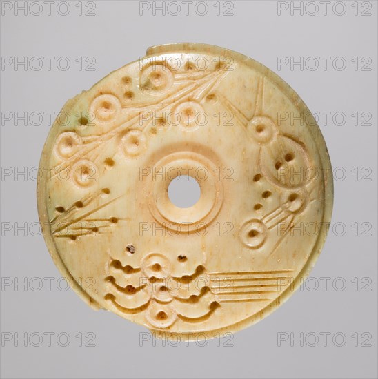 Spindle Whorl, 700s - 900s. Iran, early Islamic period, 8th - 10th century. Bone, incised; overall: 0.4 x 2.3 x 2.3 cm (3/16 x 7/8 x 7/8 in.)