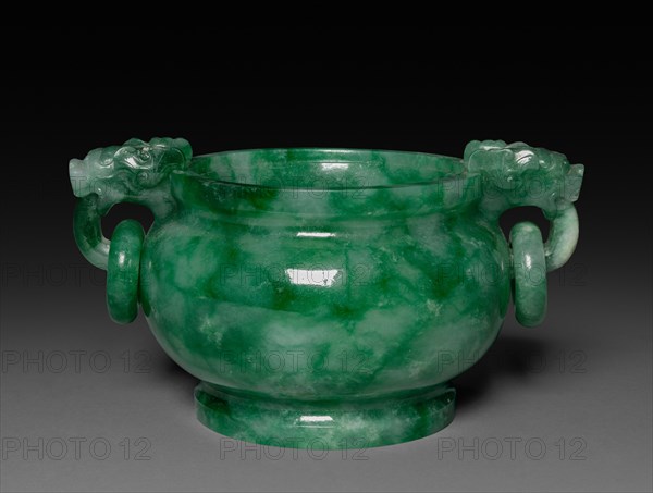 Incense Burner, 1736-1795. China, Qing dynasty (1644-1911), Qianlong reign (1736-1795). Green jade; overall: 7.8 x 14.4 cm (3 1/16 x 5 11/16 in.).