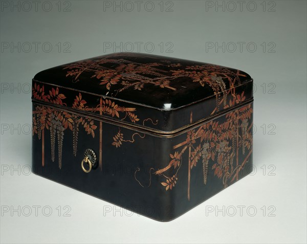 Cosmetic Box with Lid, 1573-1615. Japan, Momoyama Period (1573-1615). Wood with lacquer; valance: 19.7 x 26.7 x 33.4 cm (7 3/4 x 10 1/2 x 13 1/8 in.).