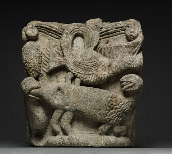 Engaged Capital with a Fantastic Creature and Three Birds, early 1100s. Western France, Bordelais, early 12th century. Limestone; overall: 53.7 x 50.8 x 74.9 cm (21 1/8 x 20 x 29 1/2 in.).