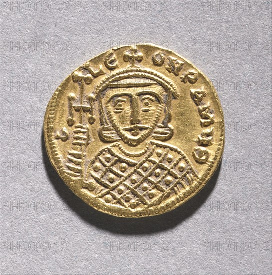 Solidus with Leo IV the Khazar and His Father Constantine V Copronymus (obverse), c. 751-775. Byzantium, 8th century. Gold; diameter: 2 cm (13/16 in.)