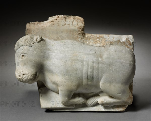 Fragment of a Capital with the Ox of Saint Luke, c. 1175-1200. Northern Italy, Emilia (Bologna?), 12th century. Marble; overall: 24.5 x 25.1 x 11.5 cm (9 5/8 x 9 7/8 x 4 1/2 in.).