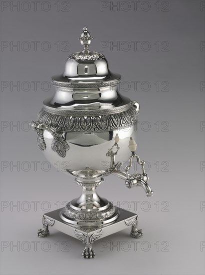 Tea Urn, 1811-1825. Harvey Lewis (American, 1835). Silver; overall: 39.4 x 25.4 cm (15 1/2 x 10 in.).
