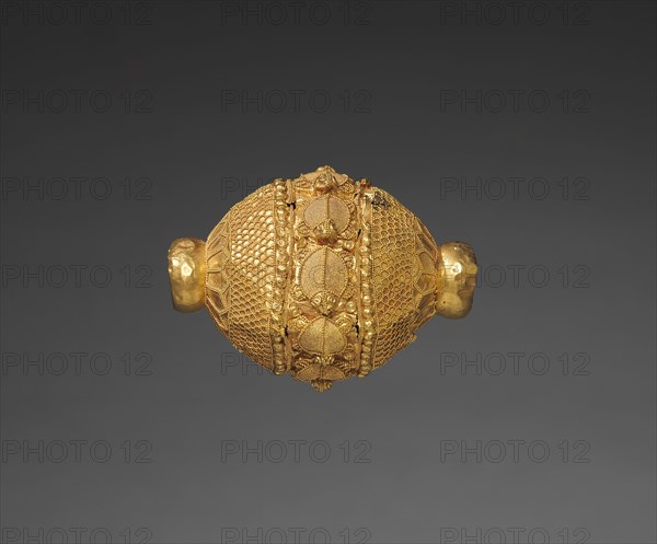 Necklace Bead, 185-72 BC. India, Uttar or Madhya Pradesh, Sunga Period (185-72 BC). Gold; overall: 5.7 cm (2 1/4 in.).