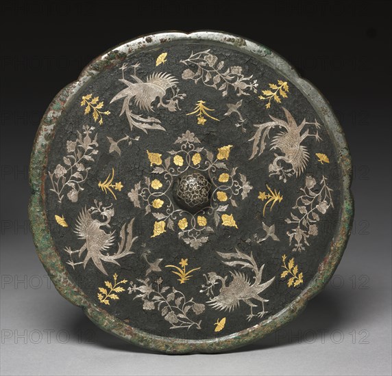 Mirror with Phoenixes, Birds, Butterflies, and Floral Sprays, 700s. China, Tang dynasty (618-907). Bronze with silver and gold inlaid lacquer ; diameter: 19.2 cm (7 9/16 in.).