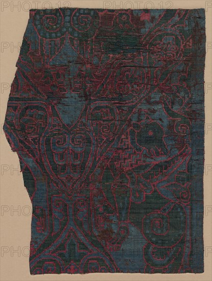 Basilisk, 1100s. Byzantium, Byzantine period, 12th century. Compound twill weave, silk; overall: 34.6 x 25.8 cm (13 5/8 x 10 3/16 in.)