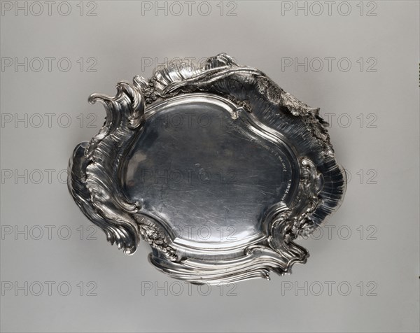 Platter, 1735- 1738. Juste-Aurèle Meissonnier (French, 1695-1750), Pierre-François Bonnestrenne (French). Silver; overall: 8.9 x 45.8 x 38.1 cm (3 1/2 x 18 1/16 x 15 in.).