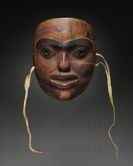 Face Mask, mid-1800s. Northwest Coast, Tlingit, 19th century. Alderwood; overall: 21.4 x 17.2 x 8.9 cm (8 7/16 x 6 3/4 x 3 1/2 in.).