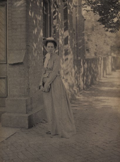 Letitia Felix, c. 1898. Clarence H. White (American, 1871-1925). Platinum print; image: 20.1 x 15.1 cm (7 15/16 x 5 15/16 in.); matted: 45.7 x 35.6 cm (18 x 14 in.)