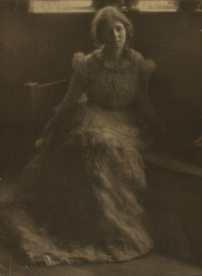 Julia Hall McCune, c. 1900. Clarence H. White (American, 1871-1925). Platinum print; image: 22.3 x 16.4 cm (8 3/4 x 6 7/16 in.); matted: 45.7 x 35.6 cm (18 x 14 in.)