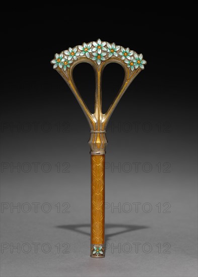 Parasol Handle, c. 1900. Firm of Jacob Tostrup (Norwegian, 1806-1890), possibly by Torolf Prytz (Norwegian). Silver and enamel; overall: 15.3 x 6.9 cm (6 x 2 11/16 in.).
