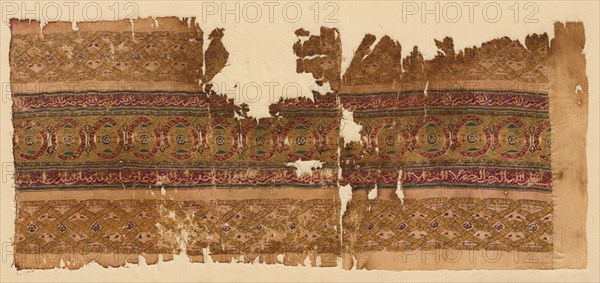 Tiraz with guilloche bands, 1100s. Egypt, Fatimid period. Plain weave with inwoven tapestry weave: linen and silk; overall: 27 x 63.2 cm (10 5/8 x 24 7/8 in.)