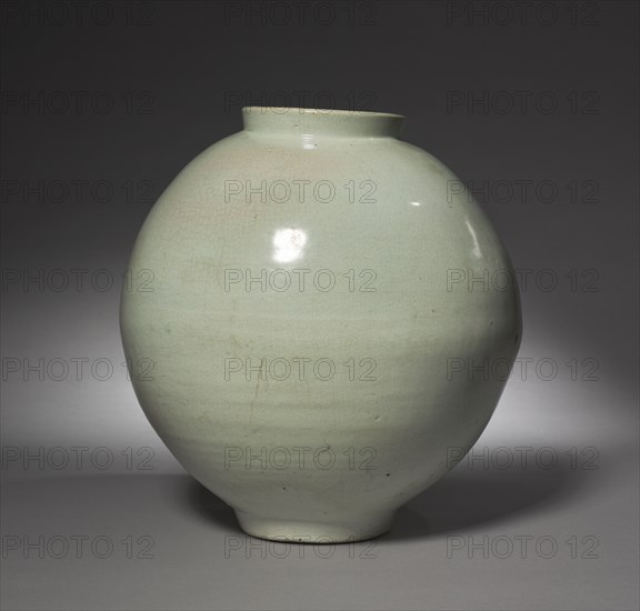 Jar, 1700s. Korea, Joseon dynasty (1392-1910). Glazed porcelain