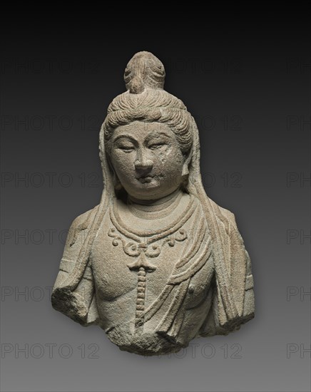 Bodhisattva, early 700s. China, Shanxi province, Taiyuan, Tianlongshan caves, Cave 6, Tang dynasty (618-907). Light gray limestone with traces of polychromy; overall: 34.2 cm (13 7/16 in.).