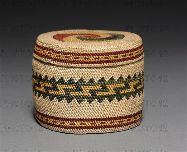 Lidded Bowl, c 1875- 1925. Northwest Coast, Makah, late 19th-early 20th century. Twined grasses; overall: 6 x 8.5 cm (2 3/8 x 3 3/8 in.).