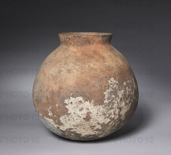 Short-necked Storage Jar, 600s-300s BC. Korea, Bronze Age (1000-300 BC). Earthenware; outer diameter: 25.1 cm (9 7/8 in.); overall: 25.1 cm (9 7/8 in.).