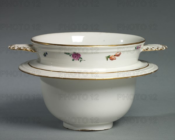 Food Warmer (Veilleuse) [Food Container], c. 1758- 1760. Meissen Porcelain Factory (German), probably by Georg Christoph Lindemann (German). Porcelain; overall: 23 x 18.2 x 19.6 cm (9 1/16 x 7 3/16 x 7 11/16 in.).