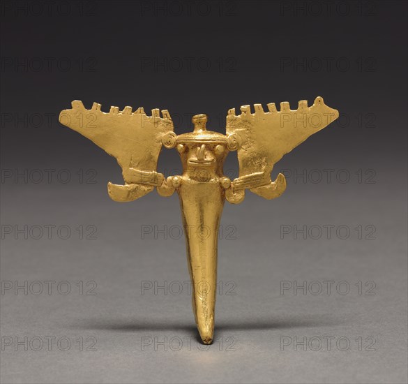 Tusk Figural Pendant, c. 1000-1550. Western Panama, Veraguas-Gran Chiriquí Style, c. 1000-1550. Cast and hammered gold; overall: 8.3 x 9.4 x 1.1 cm (3 1/4 x 3 11/16 x 7/16 in.).