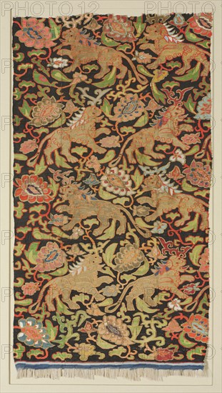 Tapestry with golden lions and palmettes, 1200s or earlier. Central Asia. Silk, gold thread; tapestry weave; overall: 63.5 x 34.7 cm (25 x 13 11/16 in.)