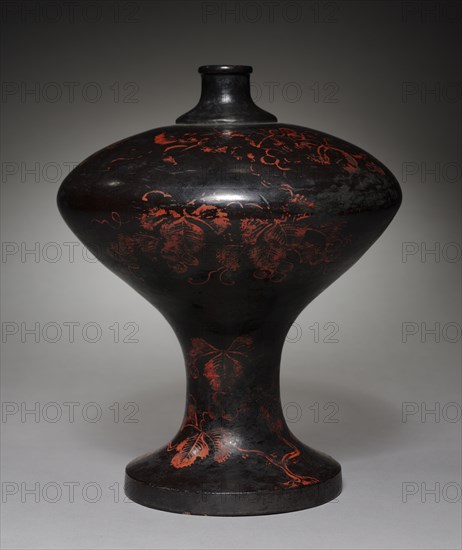 Sake Flask, 1500s. Japan, Muromachi Period (1392-1573). Black laquered wood with red lacquer; diameter: 24 cm (9 7/16 in.); overall: 30.5 cm (12 in.).