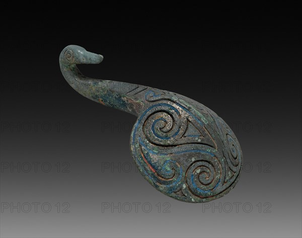 Belt Hook, late 6th-early 5th Century BC. China, Eastern Zhou dynasty (771-256 BC). Bronze inlaid with powdered azurite; overall: 6.2 cm (2 7/16 in.).