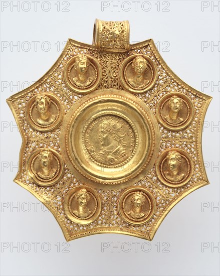 Octagonal Pendant, 324-326. Byzantium, Late Roman, Eastern Mediterranean, (probably Sirium or Nicomedia), Byzantine period. Gold; overall: 9.7 x 9.4 x 1.7 cm (3 13/16 x 3 11/16 x 11/16 in.).