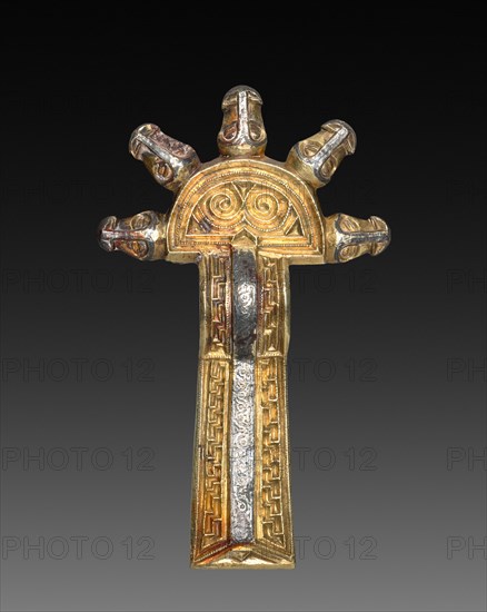 Fibulae, 500s-600s. Alemannic, Migration Period, 6th-7th century. Cast silver, parcel-gilt, with niello; overall: 10.5 x 6.5 x 1.7 cm (4 1/8 x 2 9/16 x 11/16 in.).
