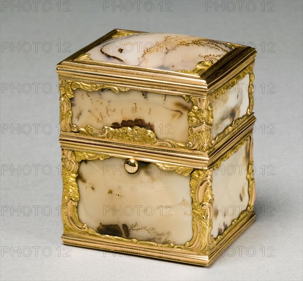 Box with Grooming Implements (Nécessaire), c. 1760-65. Manner of James Barbot (British). Gold, agate, interior fitted with implements; overall: 7.9 x 6.4 x 5.1 cm (3 1/8 x 2 1/2 x 2 in.).