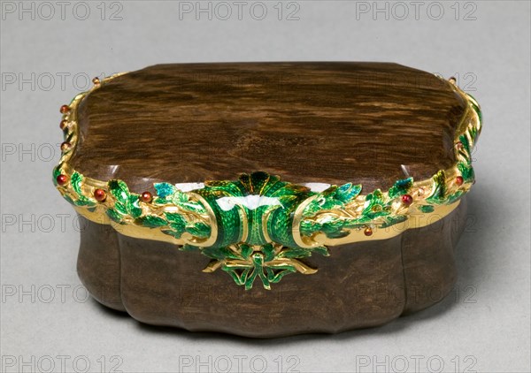 Box, c. 1840. Continental, 19th century. Mocha agate with 18 kt. gold mounts; overall: 5.9 x 7.9 x 6 cm (2 5/16 x 3 1/8 x 2 3/8 in.).