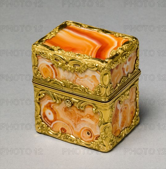 Box with Grooming Implements (Nécessaire), mid 18th century. Manner of James Barbot (British). Gold, agate, interior fitted with implements, mirror; overall: 5.5 x 4.5 x 3.9 cm (2 3/16 x 1 3/4 x 1 9/16 in.).