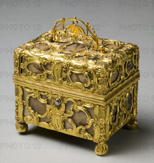 Case with Grooming Implements (Nécessaire), c. 1750. Or James Barbot (British), manner of James Cox (British). Agate and gold; overall: 7.3 x 8.3 x 6 cm (2 7/8 x 3 1/4 x 2 3/8 in.).