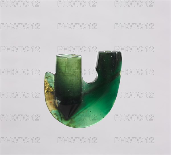 Pipe Bowl, possibly 1800s. Southern Nguni people, South Africa, possibly 19th century. Green stone (Nephrite), metal; overall: 5.5 cm (2 3/16 in.)