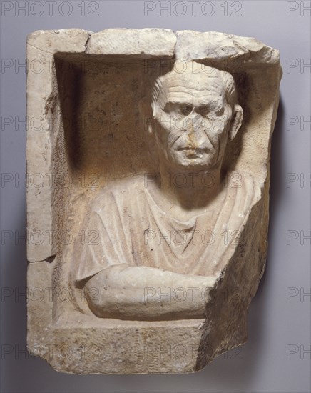 Fragment of a Roman Funerary Relief; late 1st century B.C; Italian marble; 57 × 41 × 33 cm, 22 7,16 × 16 1,8 × 13 in