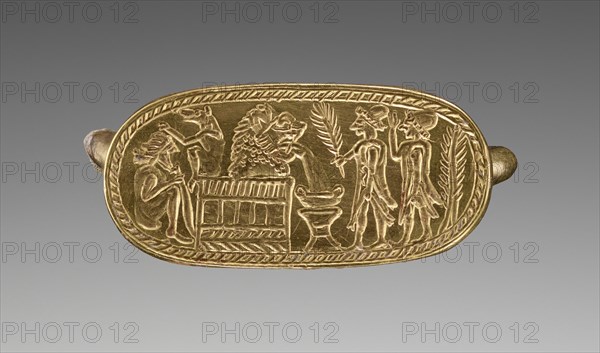 Ambush at a Fountain; Etruria; 550 - 500 B.C; Hoop: gold-plated silver; bezel: gold; 2.1 × 1 cm, 13,16 × 3,8 in