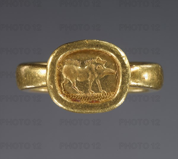 Boar; Greece, ?, 525 - 400 B.C; Gold; 1.4 × 1.2 × 0.2 cm, 9,16 × 1,2 × 1,8 in