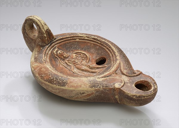 Lamp, North Africa; 1st - 4th century; Terracotta; 2.6 x 7 x 11 cm, 1 x 2 3,4 x 4 5,16 in