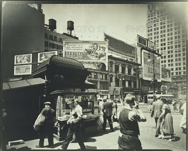 Union Square, Manhattan; Berenice Abbott, American, 1898 - 1991, July 16, 1936; Gelatin silver print; 19.7 x 24.8 cm