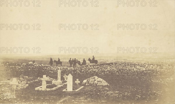 Officers on the lookout at Cathcarts Hill; Roger Fenton, English, 1819 - 1869, 1855; published February 29, 1856; Salted paper