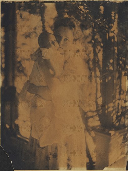 Gertrude O'Malley and son Charles; Gertrude Käsebier, American, 1852 - 1934, New York, New York, United States; 1900; Platinum