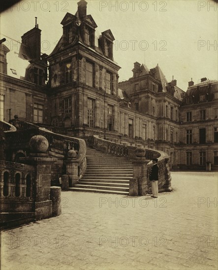 Courtyard, Fountainebleau; Eugène Atget, French, 1857 - 1927, Paris, France; 1903; Albumen silver print